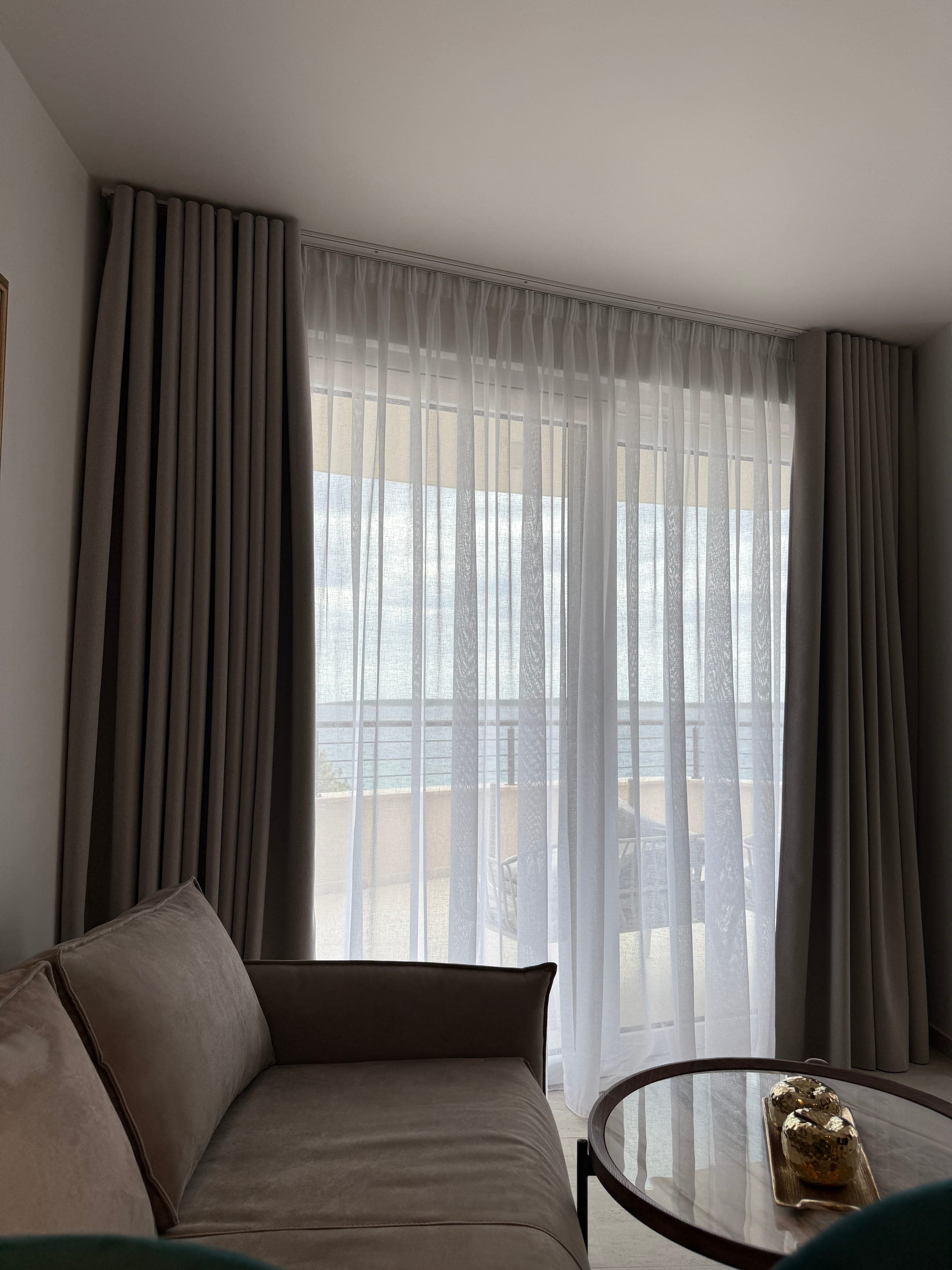 Suite N°5 con vista frontale sul mare e una camera da letto