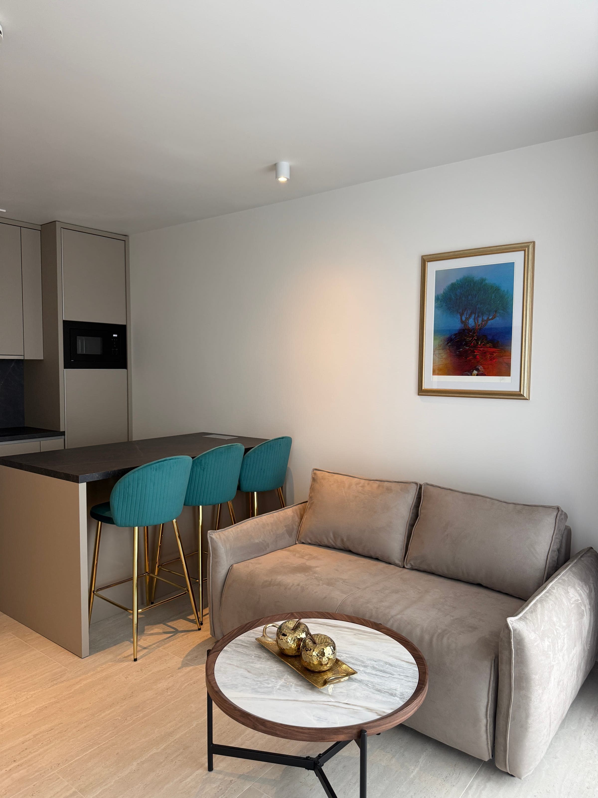 Suite N°5 con vista frontale sul mare e una camera da letto